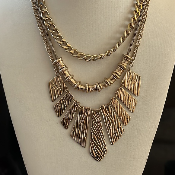 Gold Bib 3 Strand Necklace. - Picture 3 of 6